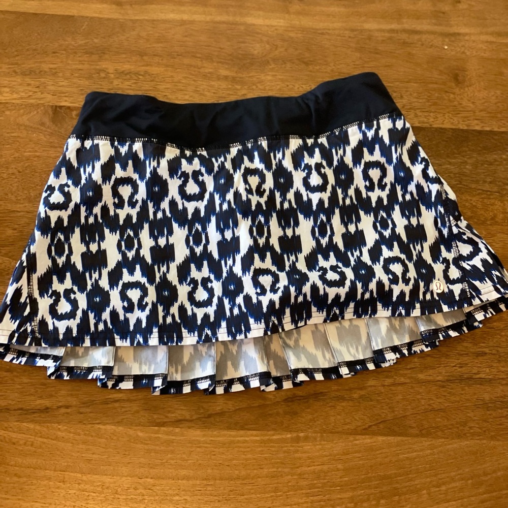 Lululemon pace rival tennis skirt - pleated.